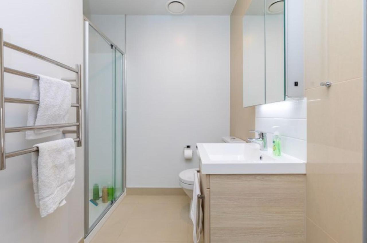 Modern 2 Bedroom Apartment 1 Minute To Skytower オークランド エクステリア 写真