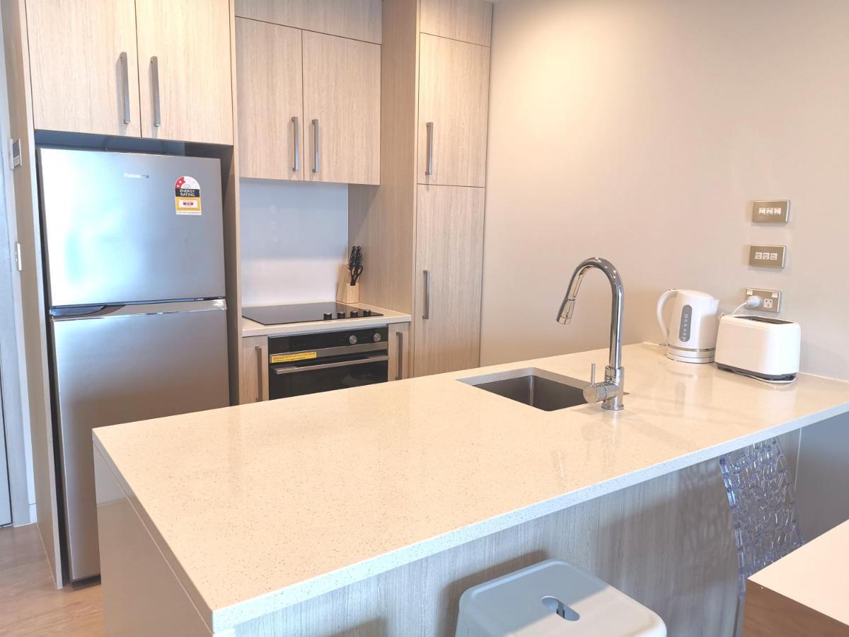 Modern 2 Bedroom Apartment 1 Minute To Skytower オークランド エクステリア 写真